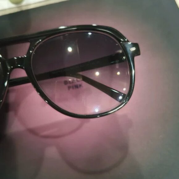 Ray-Ban RB4376 Sunglasses | Black Frame | Gradient Lenses | Unisex - Picture 4 of 5